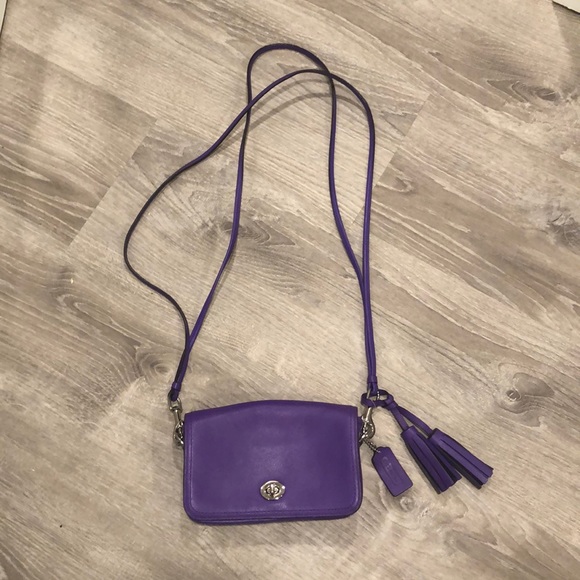 Coach Handbags - Coach Crossbody